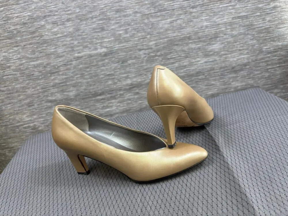 Magik By Amalfi Shoes Womens Size 6B Gold Leather Pointed Toe Pumps Italy